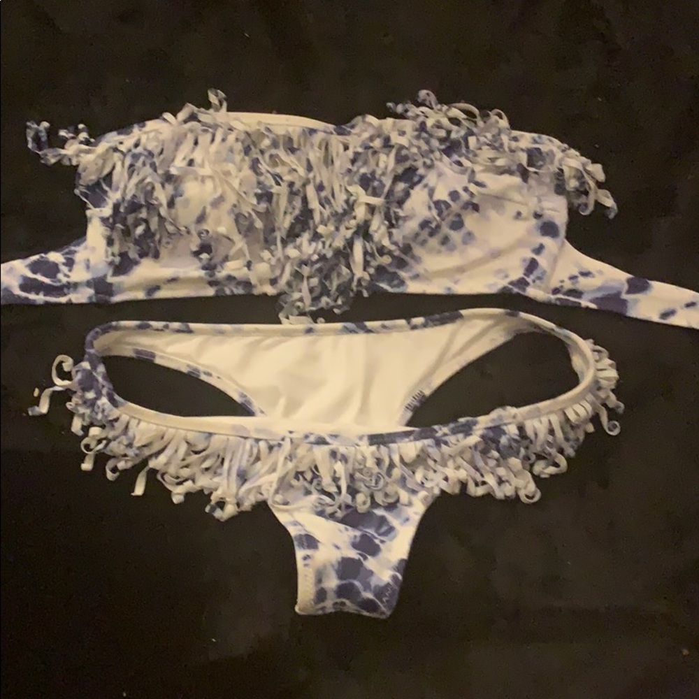 🔥 Awesome tie die blue and white bikini 👙